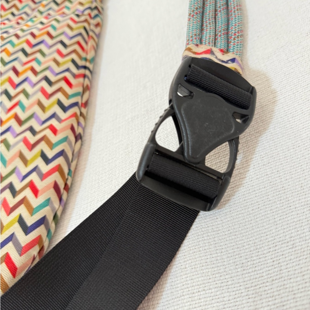 Kavu Multicolor Chevron Sling Bag - Picture 8 of 9